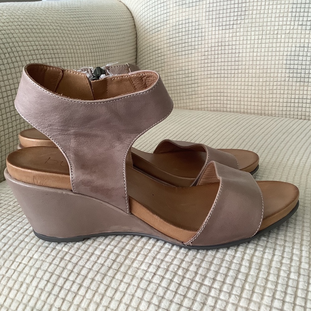BUENO Tan - Butter Soft Leather Wedge Sandal 40